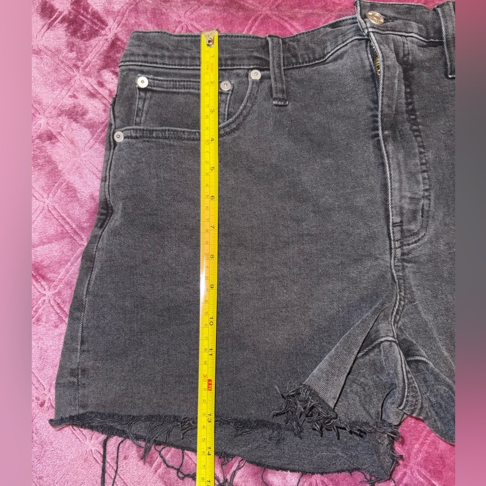 Madewell High-Rise Denim Shorts - Picture 5 of 10